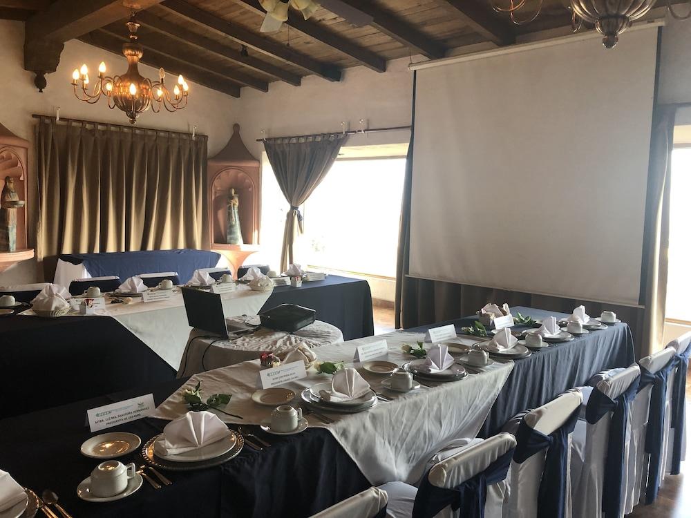 Villa San Jose Hotel & Suites モレリア エクステリア 写真